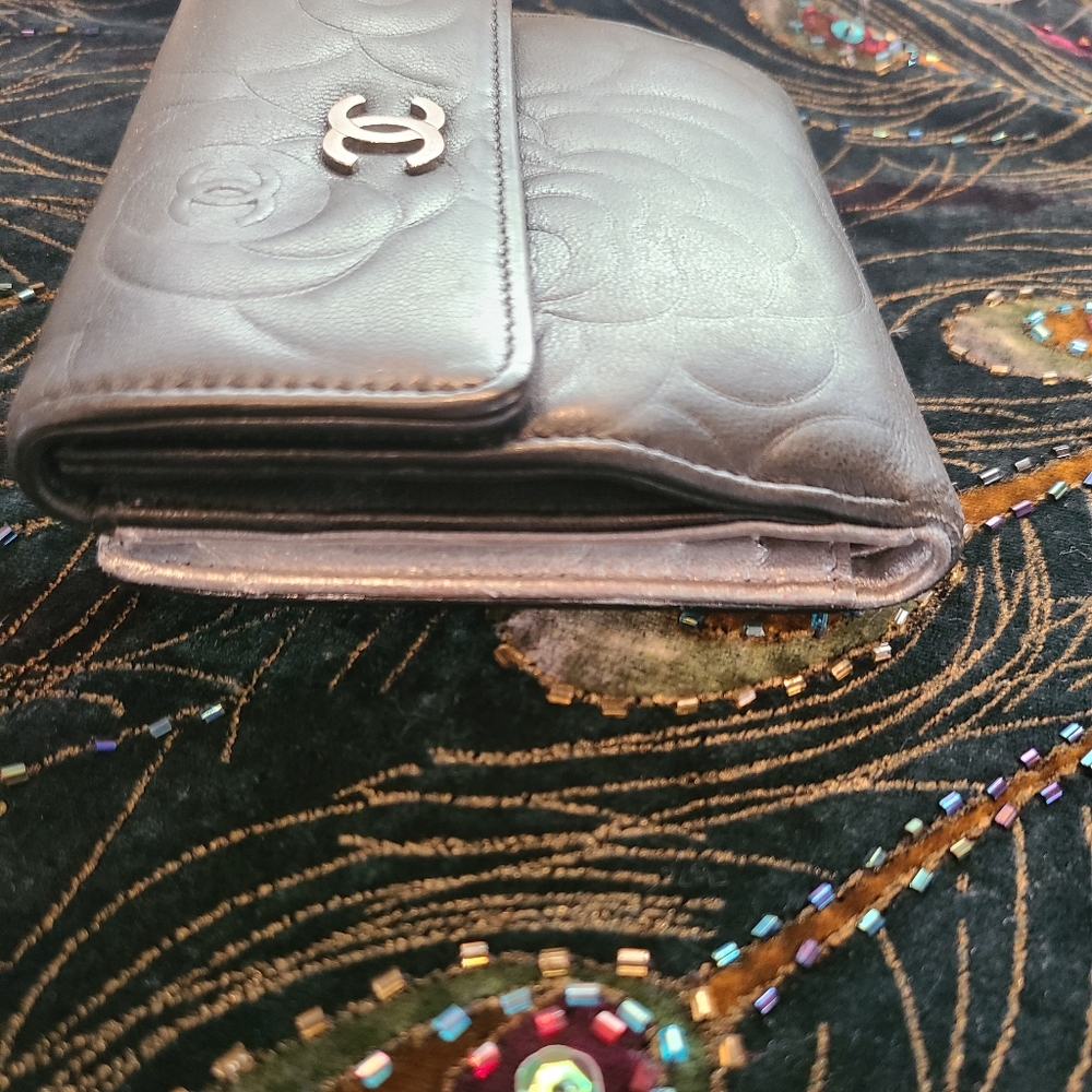 Chanel Camelia Wallet - Picture 5 of 9